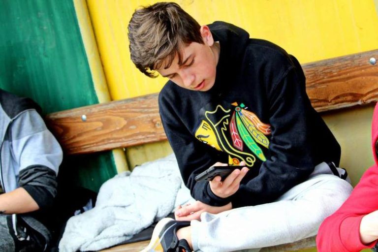 “Dopamina en sobrecarga”: alerta por los efectos invisibles de la estimulación digital en jóvenes