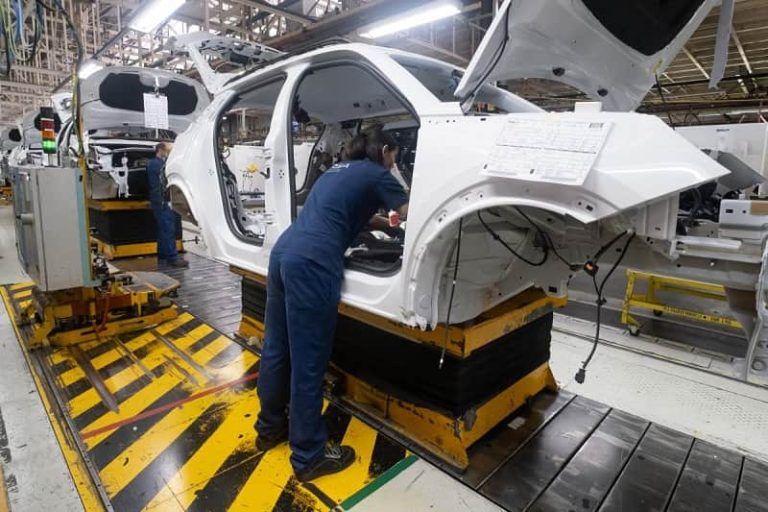La Xunta reclama a Stellantis que tenga en cuenta los proveedores gallegos en futuras licitaciones