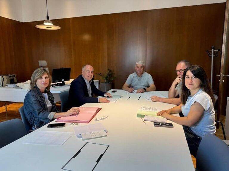 A Deputación colaborará co Concello dePonteareas para analizar a posibilidade de crear unha comunidade enerxética local a través de +Renovables