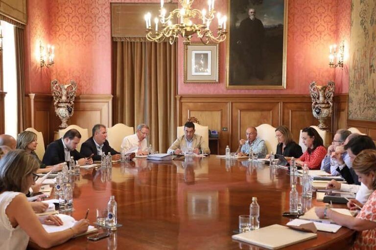 Luis López salienta que o +Provincia mobiliza  esta semana preto de 1,1 millóns de € para impulsar investimentos e afrontar gasto corrente en sete concellos