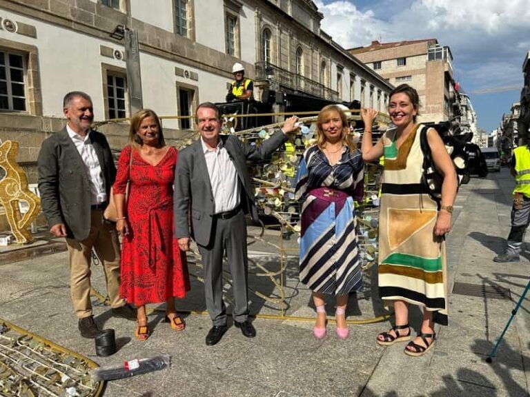 Abel Caballero: “Comezamos a montaxe da iluminación do Nadal”