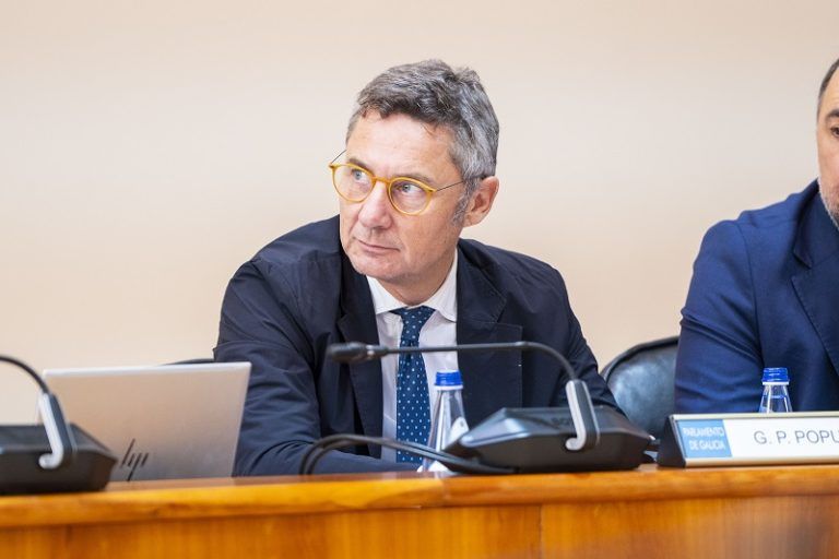 O Parlamento de Galicia pide ao Goberno de España que defenda ante a Comisión Europea unha normativa de protección dos cetáceos compatible coa práctica pesqueira