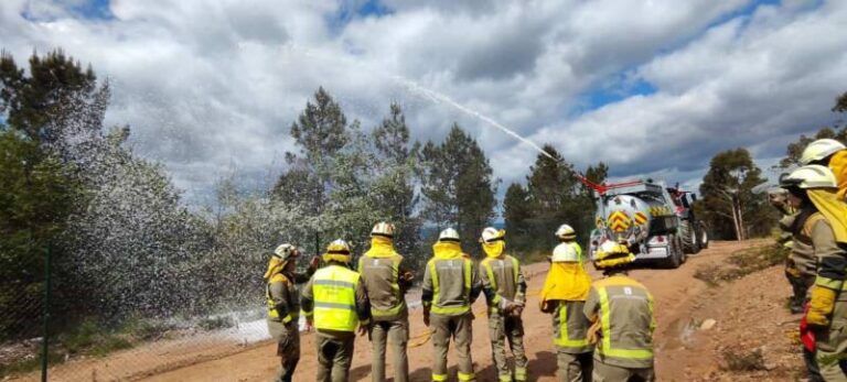 Galicia se blinda contra el fuego: nuevas cámaras, más motobombas y hasta 7.000 personas