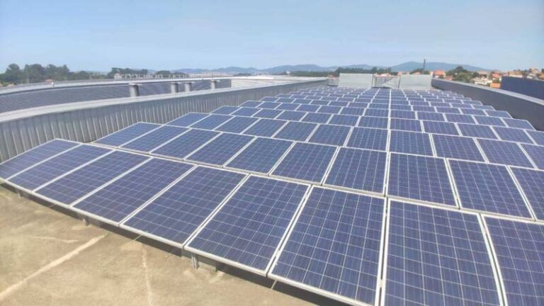 Más de 5.000 paneles solares revolucionan la eficiencia energética del Álvaro Cunqueiro