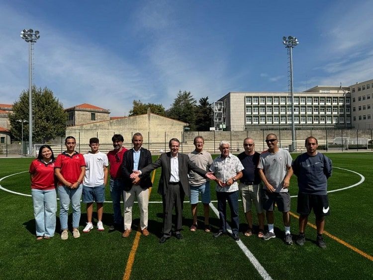 O campo das Travesas, aberto para o seu uso tras unha remodelación de 350.000 euros