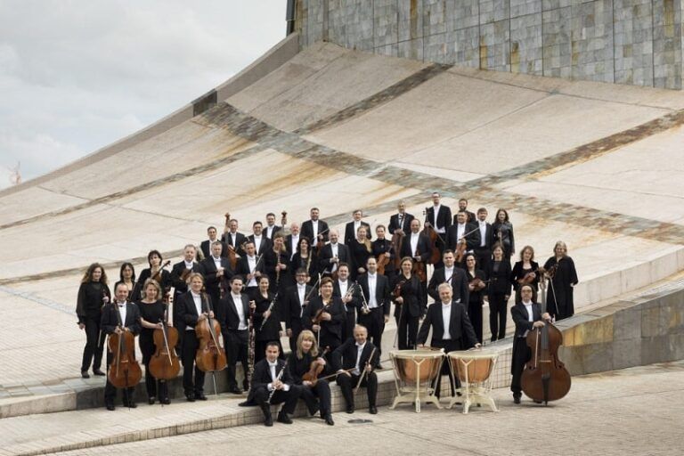 La Orquesta Sinfónica de Galicia, la Real Filharmonía de Galicia y el Orfeón Terra A Nosa, en concierto en la Temporada de Clásica de Afundación