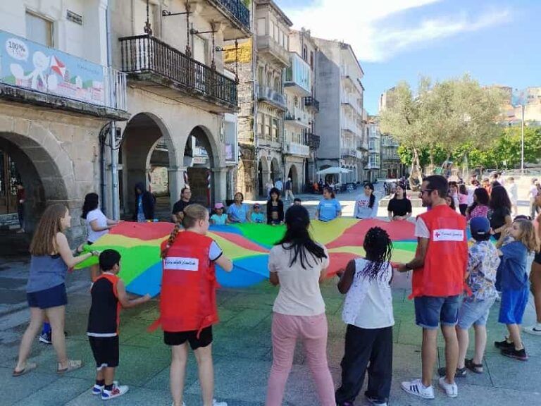 Arranca ‘Vente á praza’, una actividad de Cruz Roja Juventud para todos los niños de Vigo