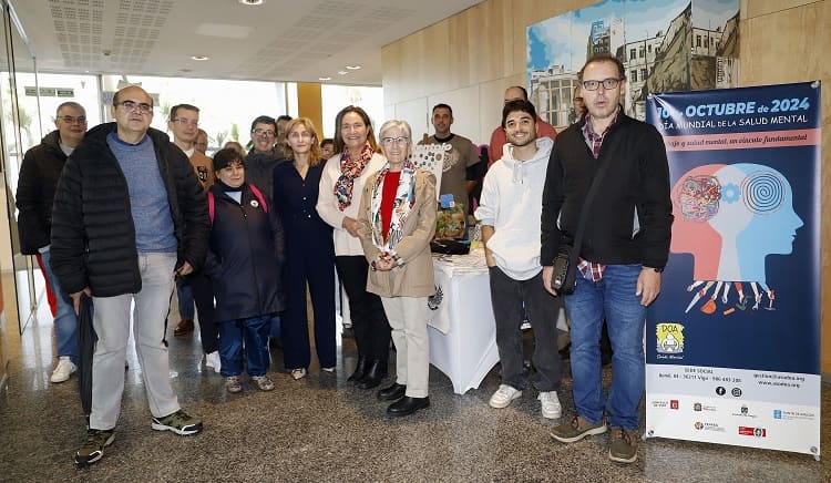 Ana Ortiz participa en la jornada informativa de la asociación viguesa DOA por el Día Mundial de la Salud Mental