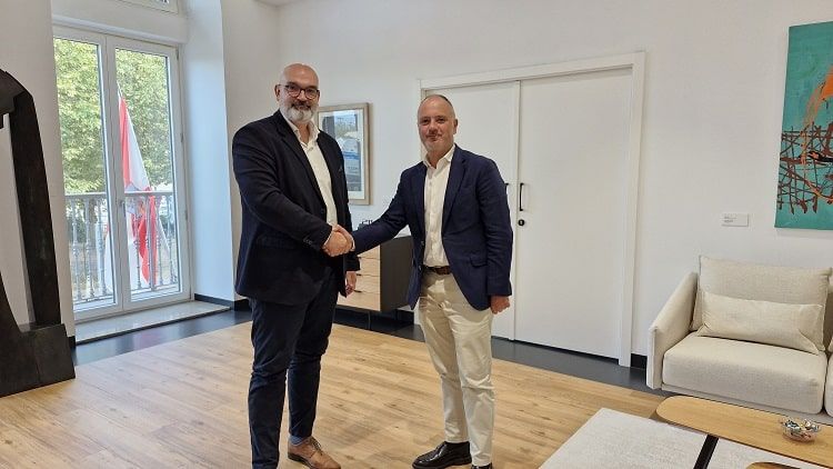 El delegado del Estado en la Zona Franca se reúne con el nuevo director general de Lonza Biologics Porriño para avanzar en vías de colaboración