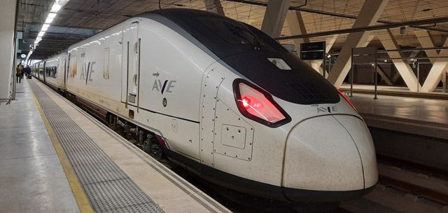 El PP de Vigo acusa a Caballero de mentir sobre el AVE a Portugal y advierte de que no estará listo antes de 2034