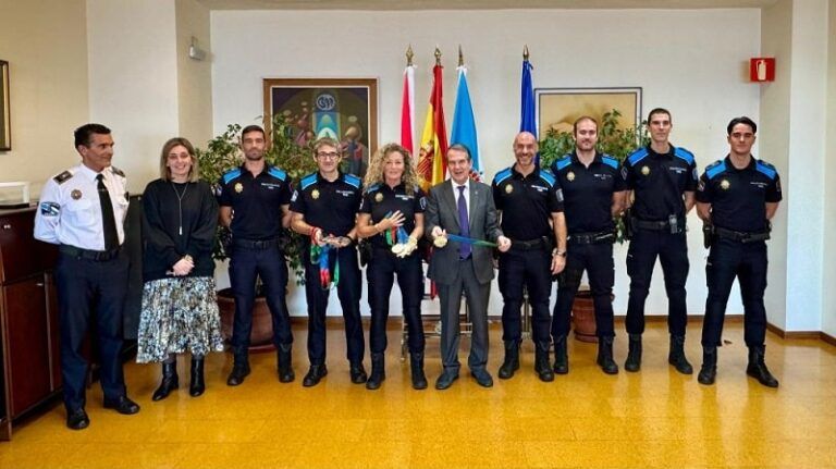 Abel Caballero felicita aos axentes da Policía Local que participaron nos «X Xogos Europeos de Policías e Bombeiros»