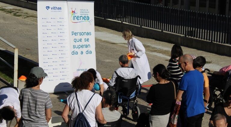 Pacientes y familiares de neurorrehabilitación  de Vithas Vigo conmemoraron este fin de semana el Día del Daño  Cerebral con una yincana adaptada 