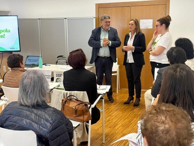 A vicepresidenta da Deputación, Luisa Sánchez, clausura a xornada Alzheimer de Preto en Vigo