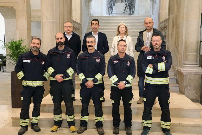 Luis López salienta a solidariedade e exemplo de servizo público dos cinco bombeiros do Consorcio que realizaron labores de rescate e reconstrución en Valencia