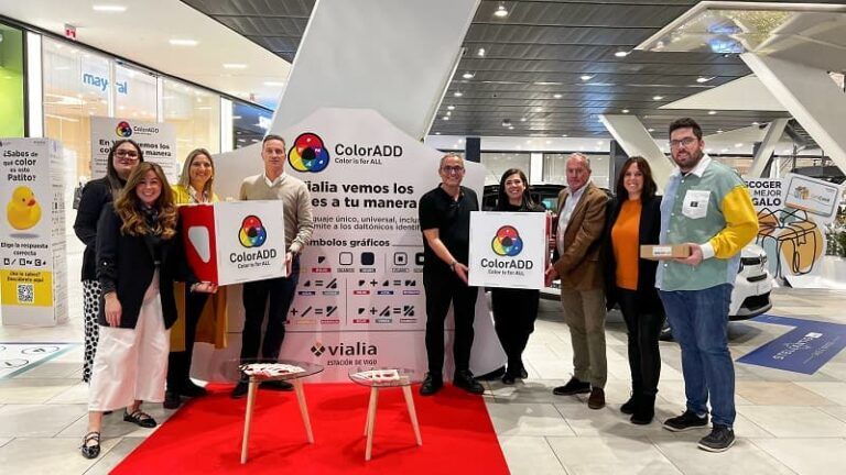 Vialia Estación de Vigo lidera la inclusión con la implementación del sistema ColorADD