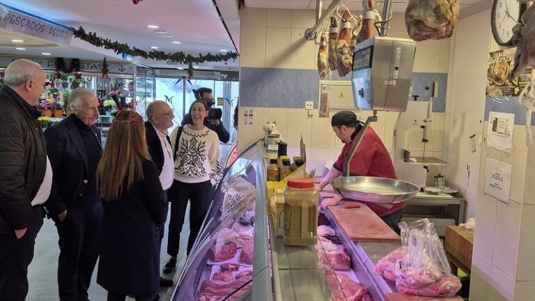 La Cámara de Comercio moderniza los mercados de Travesas y O Berbés con una apuesta por la digitalización y la cohesión social