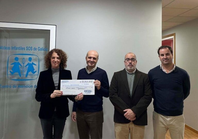 El Salón CarOutlet Vigo dona 3.220 euros a Aldeas Infantiles SOS Galicia