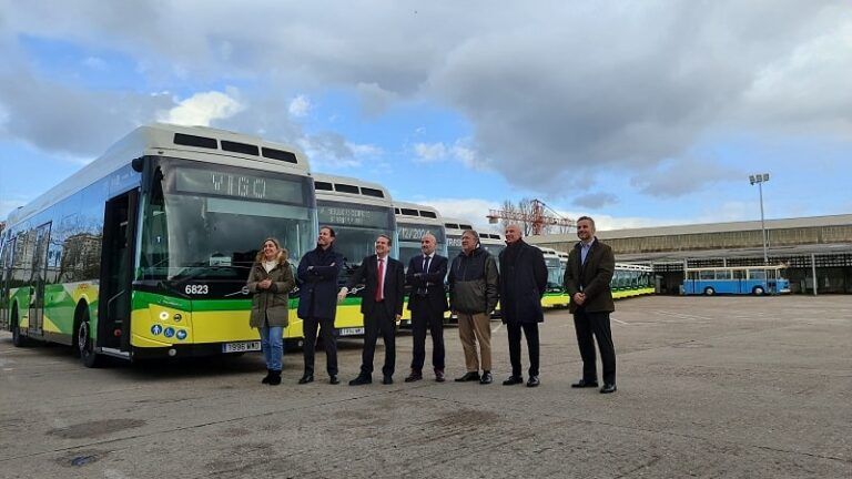 Vitrasa renueva su flota con 20 autobuses híbridos de última generación