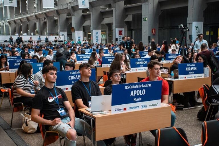 Más de 1.600 jóvenes gallegos compiten por ser el ‘mejor empresario virtual de España’ en la XIV edición de Young Business Talents