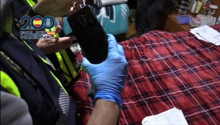 Detenidos 35 implicados en una red de estafas mediante vishing en Vigo y otras ciudades