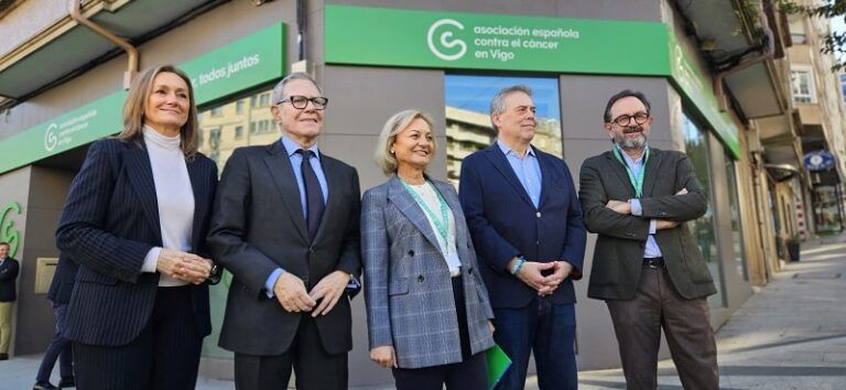 Luisa Sánchez asiste á inauguración do novo espazo activo da Asociación Española contra o Cancro en Vigo