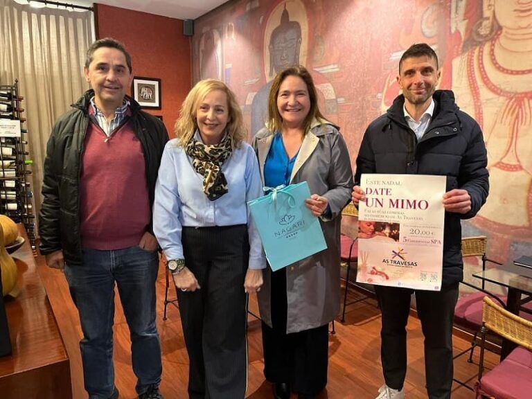 Ana Ortiz participa en la entrega de premios de la campaña de Navidad del comercio vigués