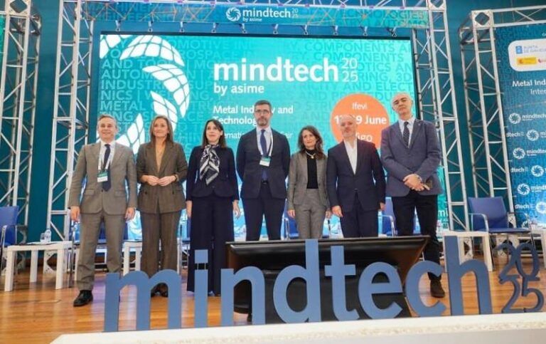 Lorenzana destaca el impacto positivo que va a tener en la industria la nueva planificación eólica y las medidas de la Xunta para el abaratamiento de la energía