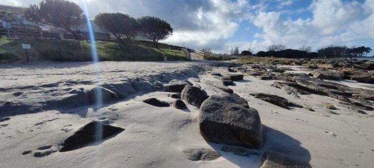 O Concello restaura a praia do Baluarte en Coruxo para frear a perda de superficie areosa