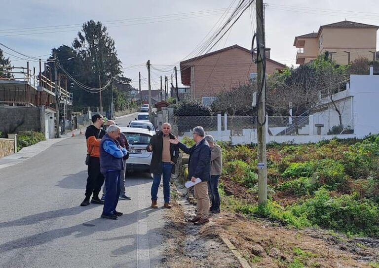 El PP de Vigo critica el “discurso de la confusión” de Caballero calificando de humanizaciones “simples asfaltados” en las parroquias y el centro