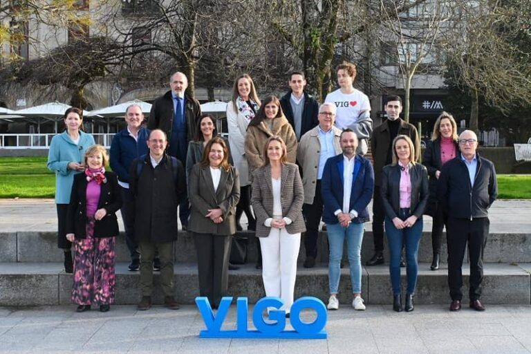 Luisa Sánchez presenta su equipo para liderar el PP de Vigo con una mezcla de experiencia y renovación