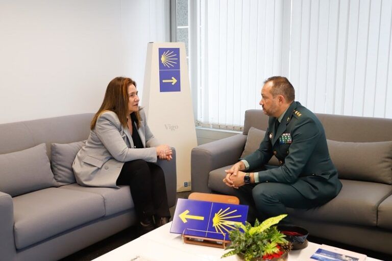 La delegada territorial de la Xunta en Vigo da la bienvenida al nuevo comandante de la Guardia civil