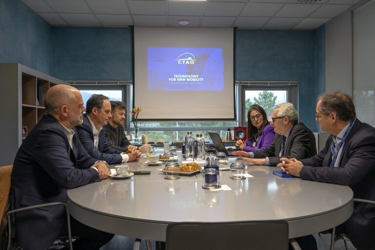 Carlos Botana, presidente de la Autoridad Portuaria de Vigo, visita CTAG para explorar nuevas oportunidades de colaboración