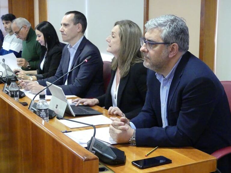 El PP de Vigo exige a Caballero que “deje de actuar de manera improvisada” en Peinador y planifique una estrategia ante la pérdida de vuelos
