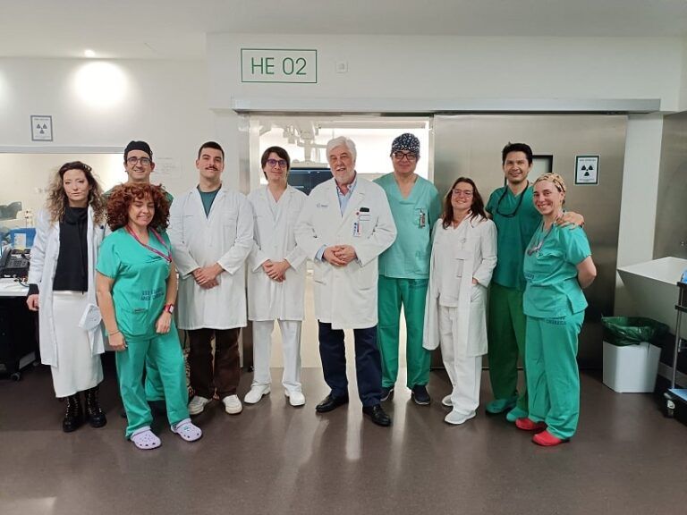 Antecedentes familiares de enfermedades cardiovasculares, colesterol y depresión: factores clave que favorecen los infartos agudos de miocardio en mujeres de hasta 40 años