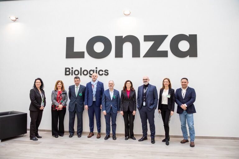 La comisionada del PERTE para la Salud de Vanguardia visita Lonza Porriño, referente en la fabricación de medicamentos innovadores