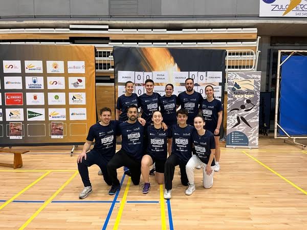 El Club Escola Rosalía Peixes Vimar, líder en solitario de la Liga Nacional de Bádminton