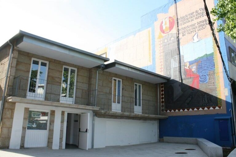 O goberno local contrata os servizos de atención dos centros municipais de distrito