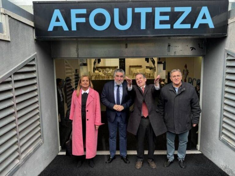 O presidente do CSD visita o estadio municipal de Balaídos