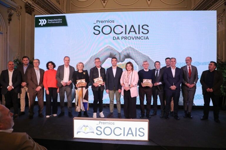 La Diputación premia la labor social de Down Galicia, la AECC y Xosé Carlos González Blanco
