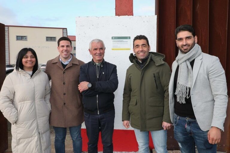 La Deputación renueva la iluminación del campo de fútbol de A Illa de Arousa
