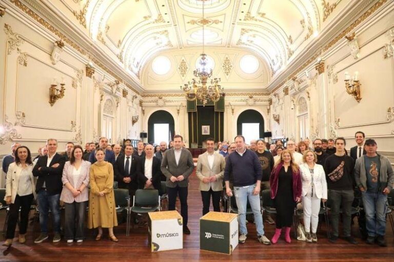 Luis López presenta a segunda edición do +Música, con 78 actuacións musicais en galego en 59 concellos, como un novo paso da Deputación para descentralizar a cultura
