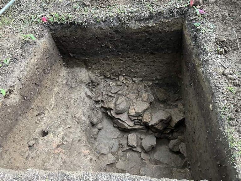 La Asociación Vecinal de Teis exige una excavación arqueológica en el parque de A Guía tras confirmar la existencia de un castro