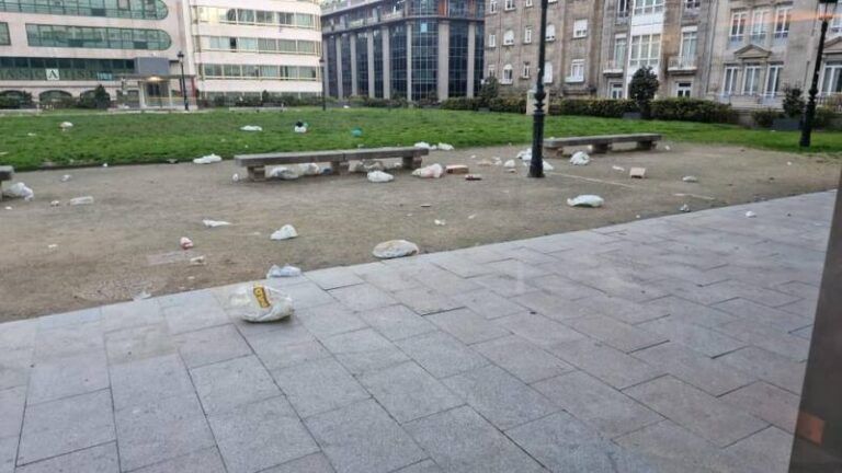 Vecinos de Vigo denuncian el impacto del botellón en el centro de la ciudad