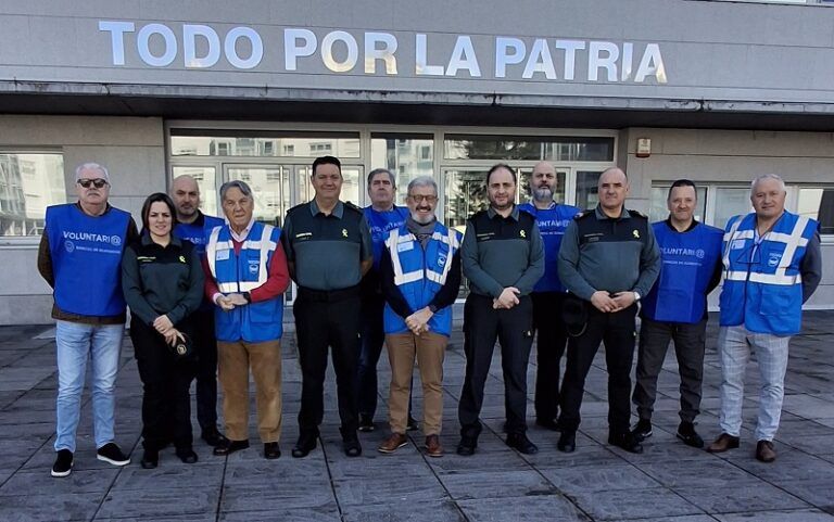 La Guardia Civil se une al Zampakilos Solidario para reforzar la recogida de alimentos en Vigo y la provincia