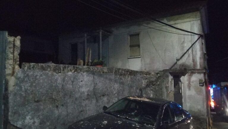 El temporal deja 66 incidencias en Vigo, con contenedores desplazados y daños en vehículos