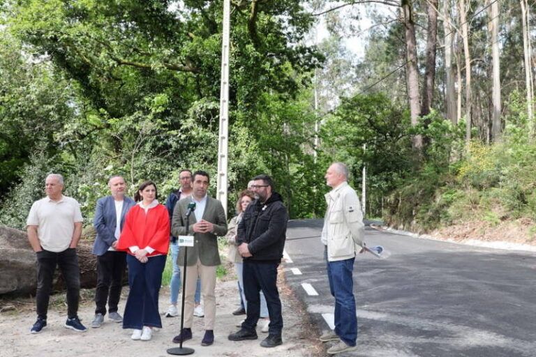 Luis López salienta a mellora dos servizos e da seguridade viaria en Moaña despois do investimento de 240.000€ da Deputación na reforma dun camiño municipal en Domaio