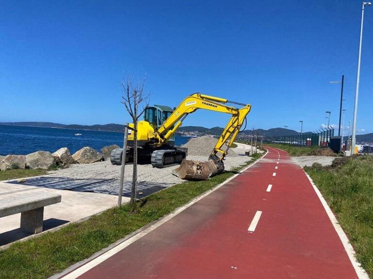 Arrancan los trabajos de los futuros “Peiraos do Solpor” en la escollera de Bouzas