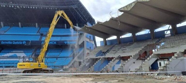 El Concello avanza en la demolición de la Grada de Gol