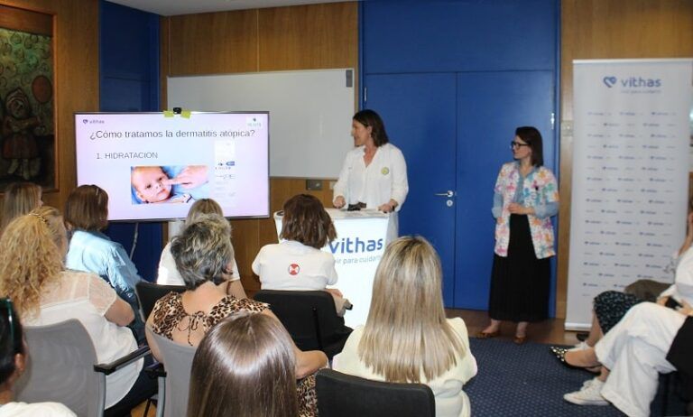 Expertas de Vithas Vigo destacan la hidratación como clave para controlar la dermatitis atópica infantil
