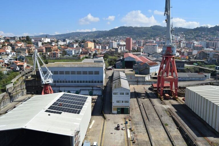 San Enrique instala sus primeras placas solares como parte de su transformación ecológica